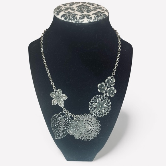 Premier Designs Jewelry - Premier Designs Botanical Flower Statement Necklace